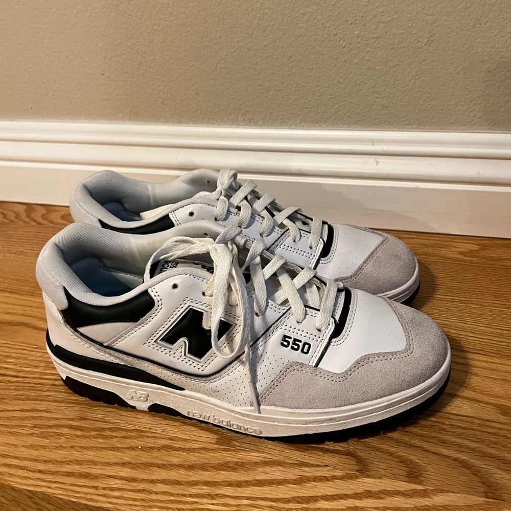 New Balance 550 - sea salt black like new 8.5 mens 10 women